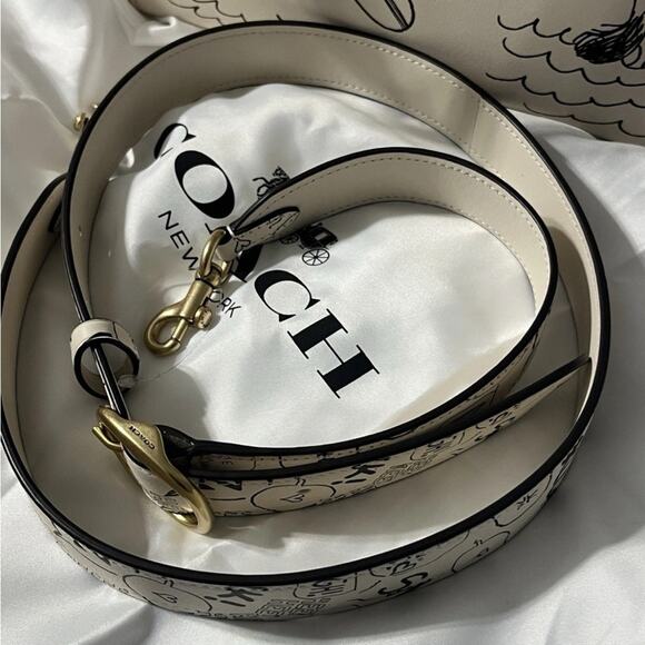 COACH X Peanuts SNOOPY Rogue Bag Straps + Dust Bag Newspaper Print RARE NWT - Picture 4 of 9